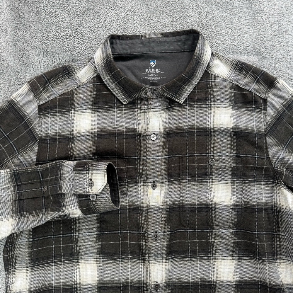 Kuhl The Law Flannel Men's Plaid Shirt in Large. Please see attached photos